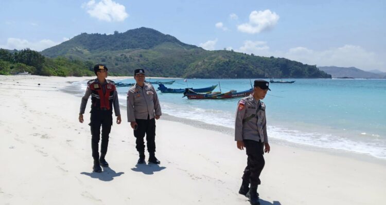 Jaga Keamanan Pulau Terluar, Polsek Sekotong Gelar Patroli dan Sambang Warga