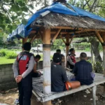 Empat Personel Polsek Sekotong Patroli Dialogis di Gunung Ketapang