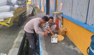 Bhabinkamtibmas Labuapi Amankan Penyerapan Jagung 1 Ton