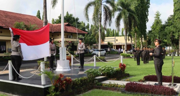 Upacara Hari Ibu ke-97 di Mako Polres Lombok Barat